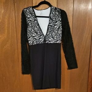 NEW CAPELLA  Black and CREAM Long Sleeve Dress Sz SMALL AND MEDUIM LARGE AVAIL